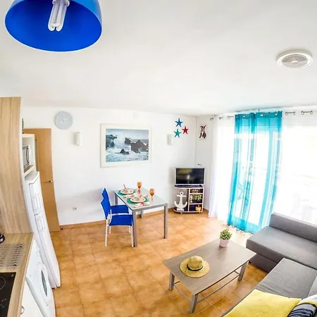 With One Bedroom In With Wonderful Sea View Terrace And Wifi 200 M From The Beach Appartement