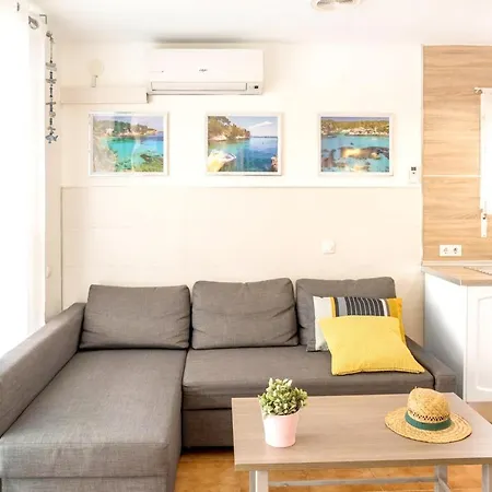 Appartement With One Bedroom In With Wonderful Sea View Terrace And Wifi 200 M From The Beach *